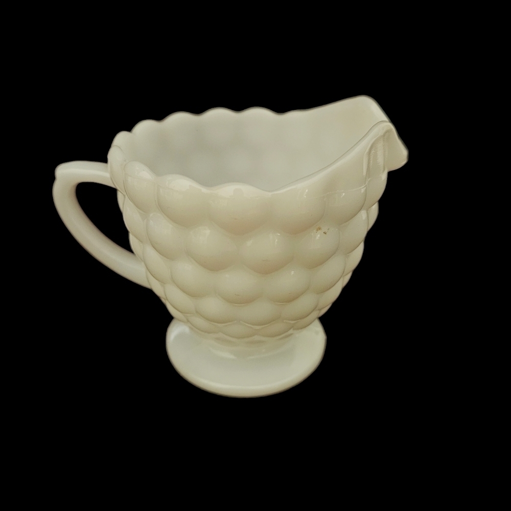 Vintage milk glass bubble creamer. - Picture 5 of 9